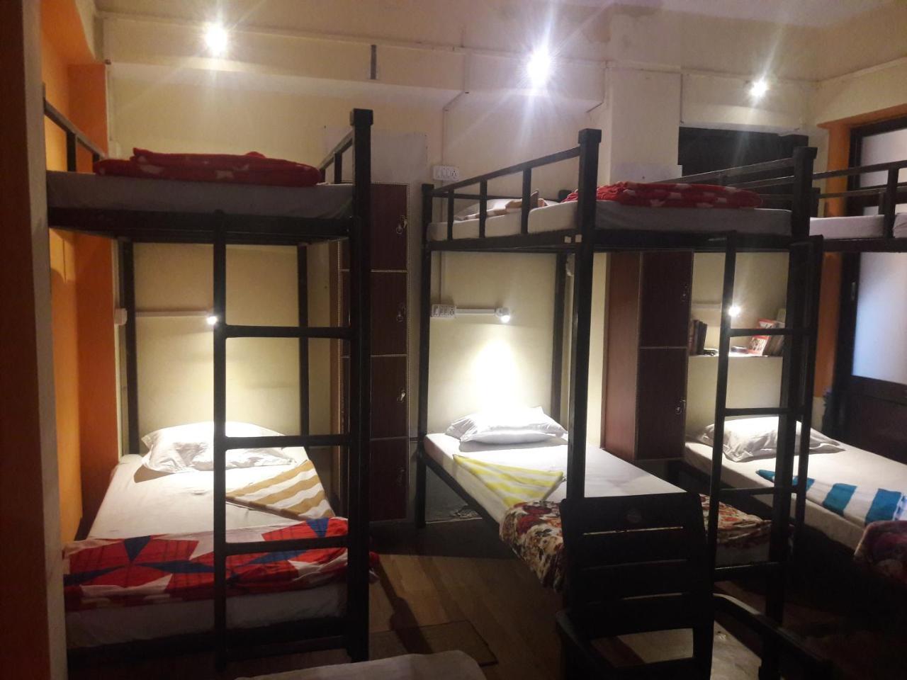 Buddha Guest House Varanasi Rum bild