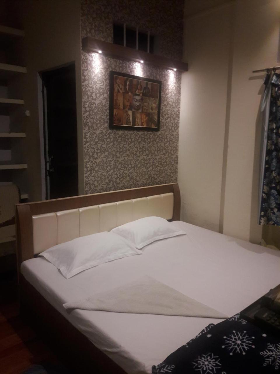 Buddha Guest House Varanasi Exteriör bild