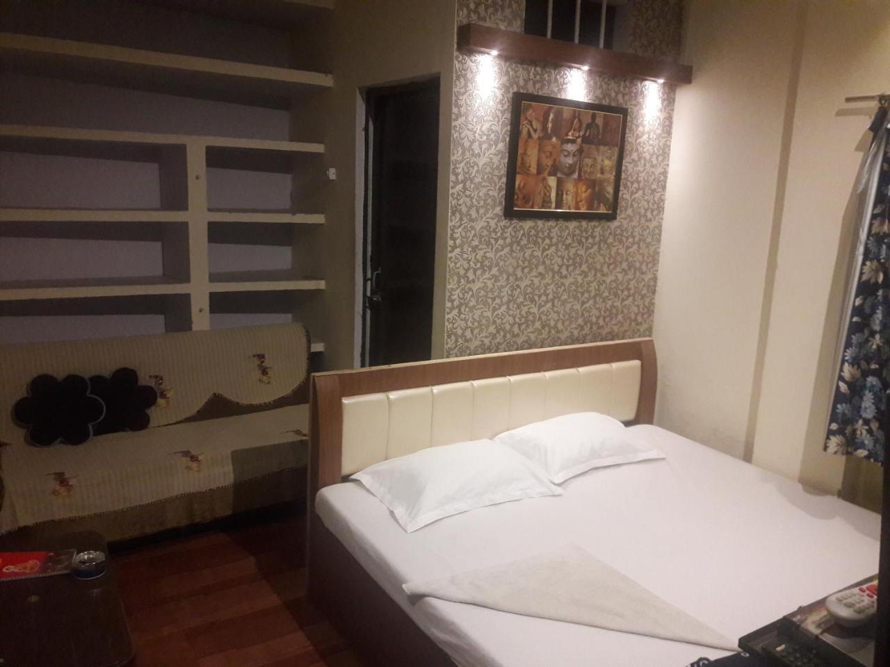 Buddha Guest House Varanasi Exteriör bild
