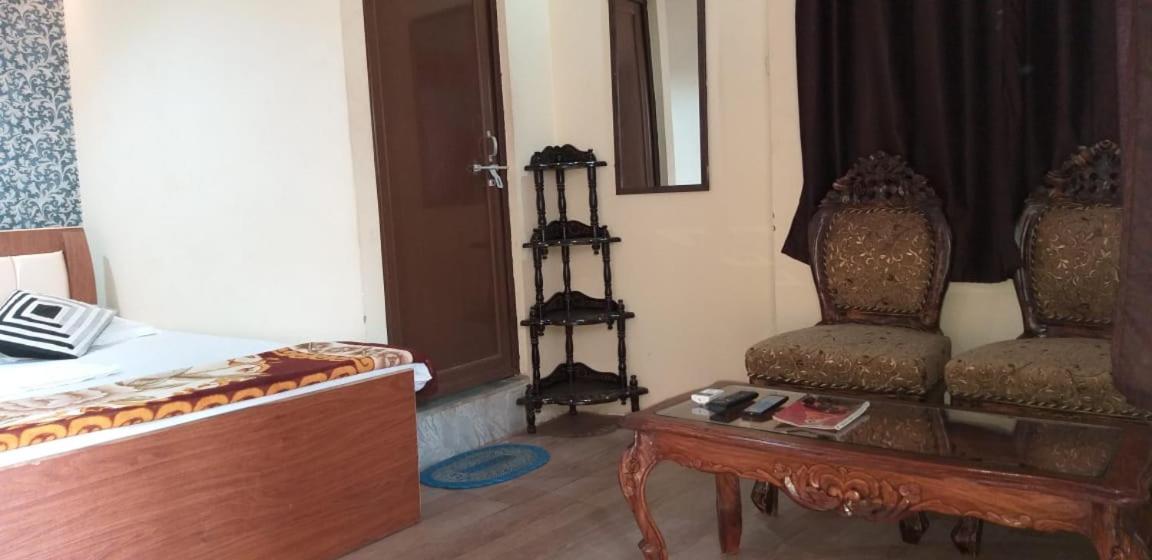 Buddha Guest House Varanasi Rum bild